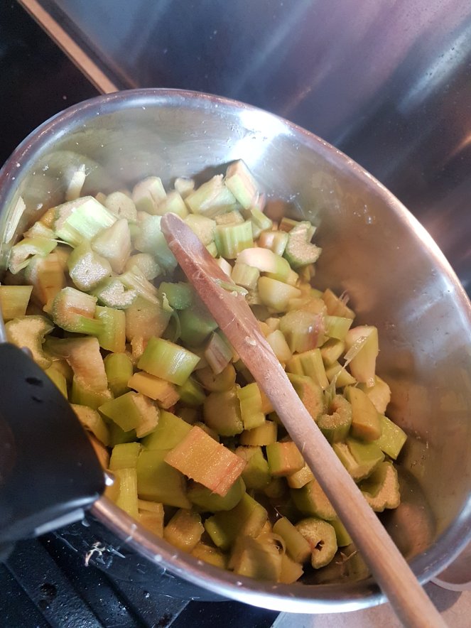 RECETTE_CRUMBLE_RHUBARBE_POMME_FIGUE_IDEE